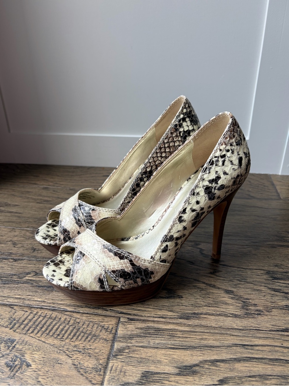 Guess Snake Print Peep-Toe High Heels with Wooden Platform and Heel